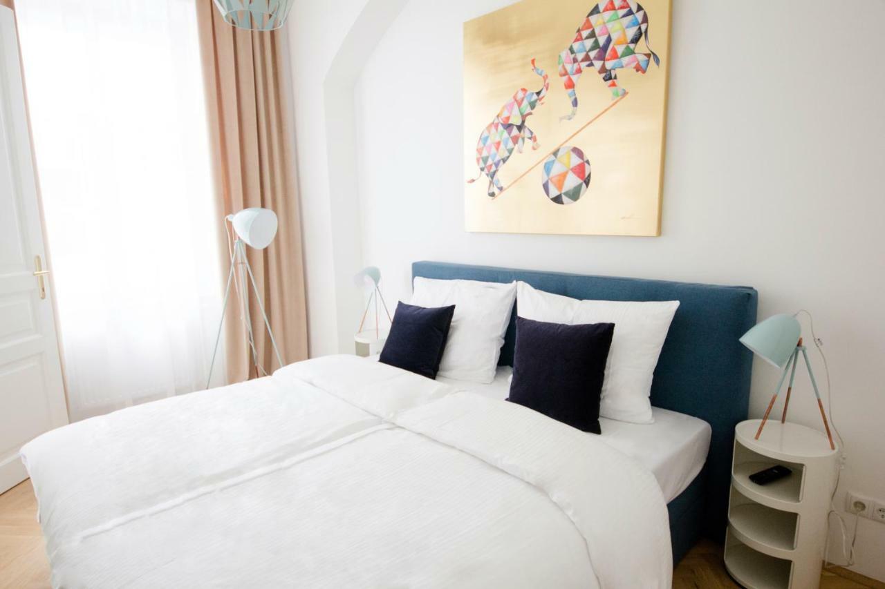 Studio Apartments Opera - Mai'S Apartments Bécs Kültér fotó