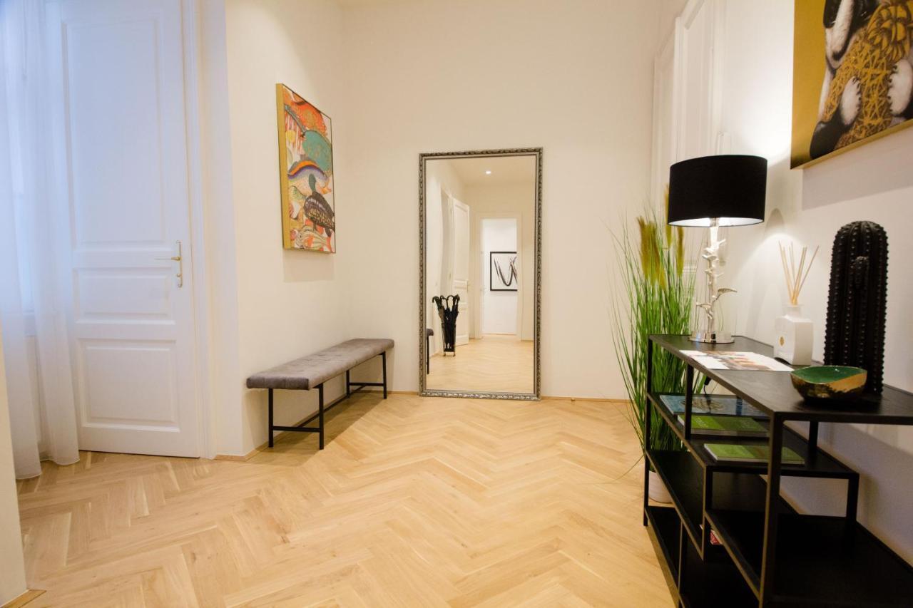 Studio Apartments Opera - Mai'S Apartments Bécs Kültér fotó